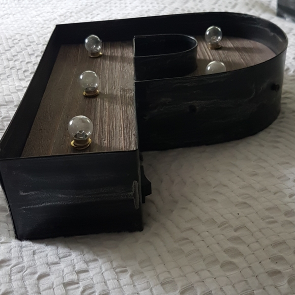 Marquee letter P - Picture 3 of 4